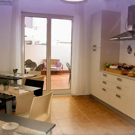 Alexander Apartment *
